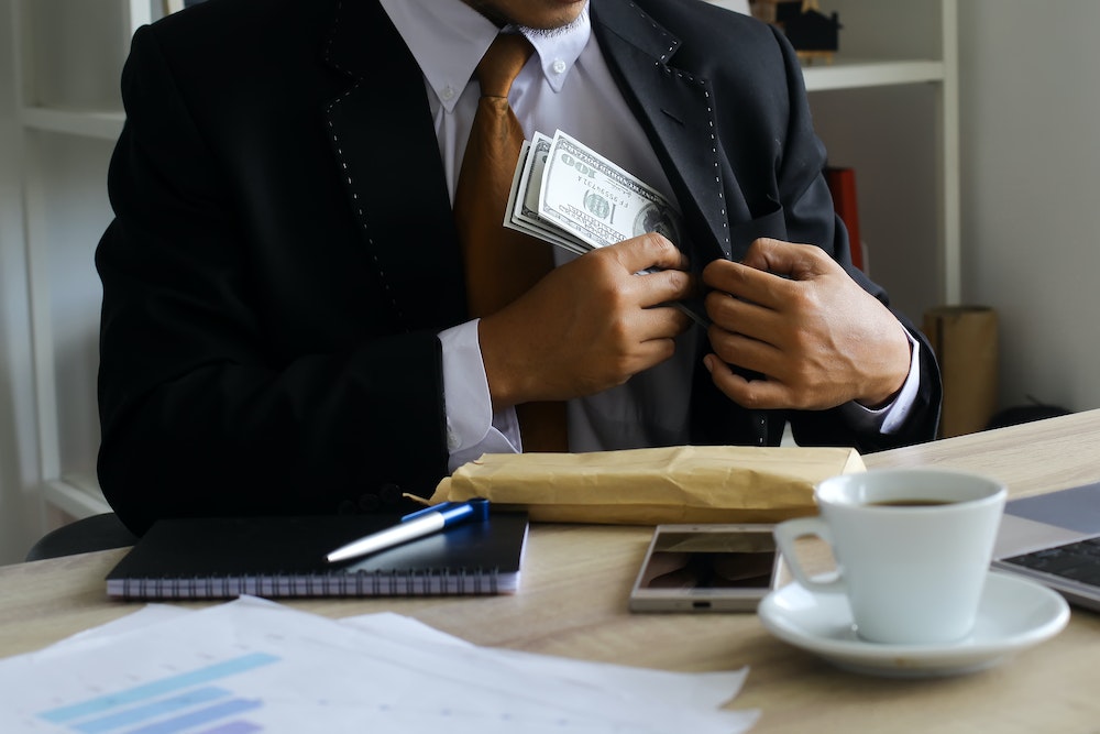 La loi Brugnot et la lutte contre la corruption dans les travaux publics