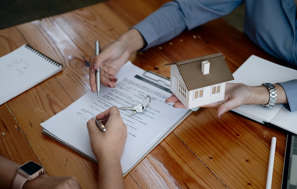 Aspects juridiques des frais de notaire lors de l'achat d'un bien immobilier à l'étranger