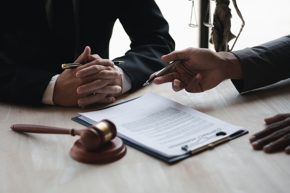 La diffamation : comprendre, prévenir et agir face à cette atteinte à la réputation