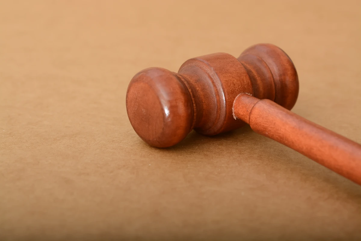 Porter plainte devant le tribunal administratif : mode d'emploi et conseils d'expert