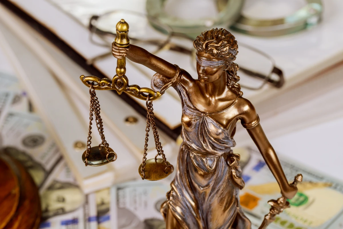 Le Dol en Droit des Contrats : Comprendre et Agir