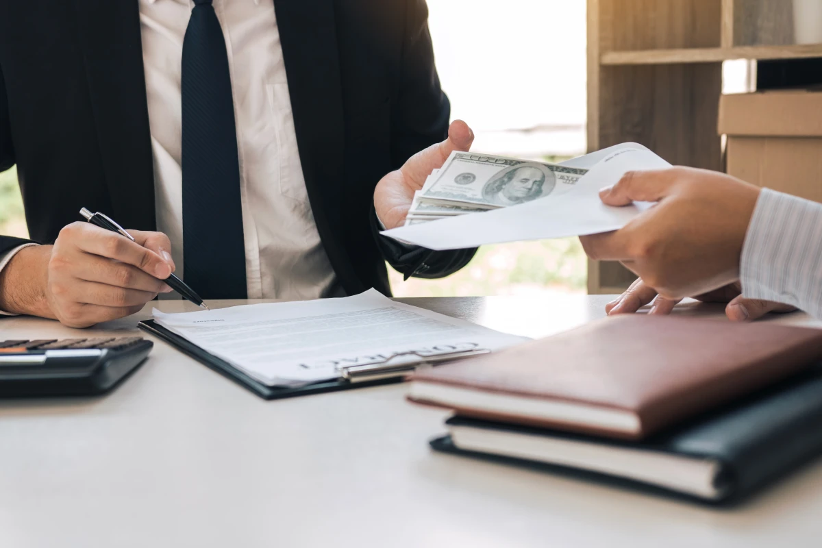 Protégez votre conciergerie Airbnb contre les fraudes : Guide juridique complet